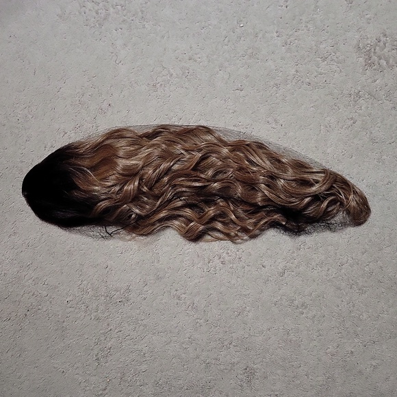 Wig - Picture 2 of 5